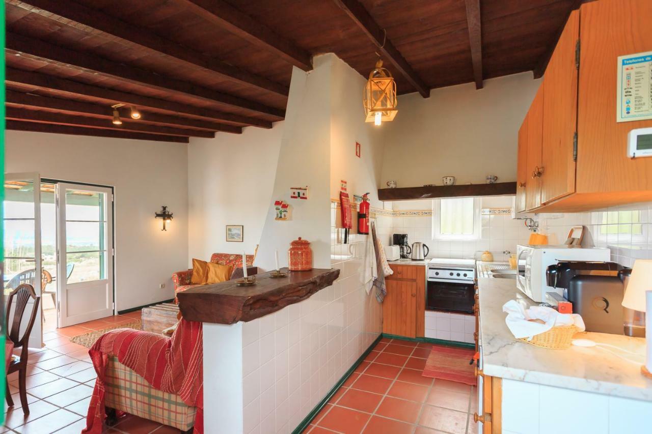 Гостевой дом Casa Dos Mangues Сан-Мартинью-ду-Порту Экстерьер фото