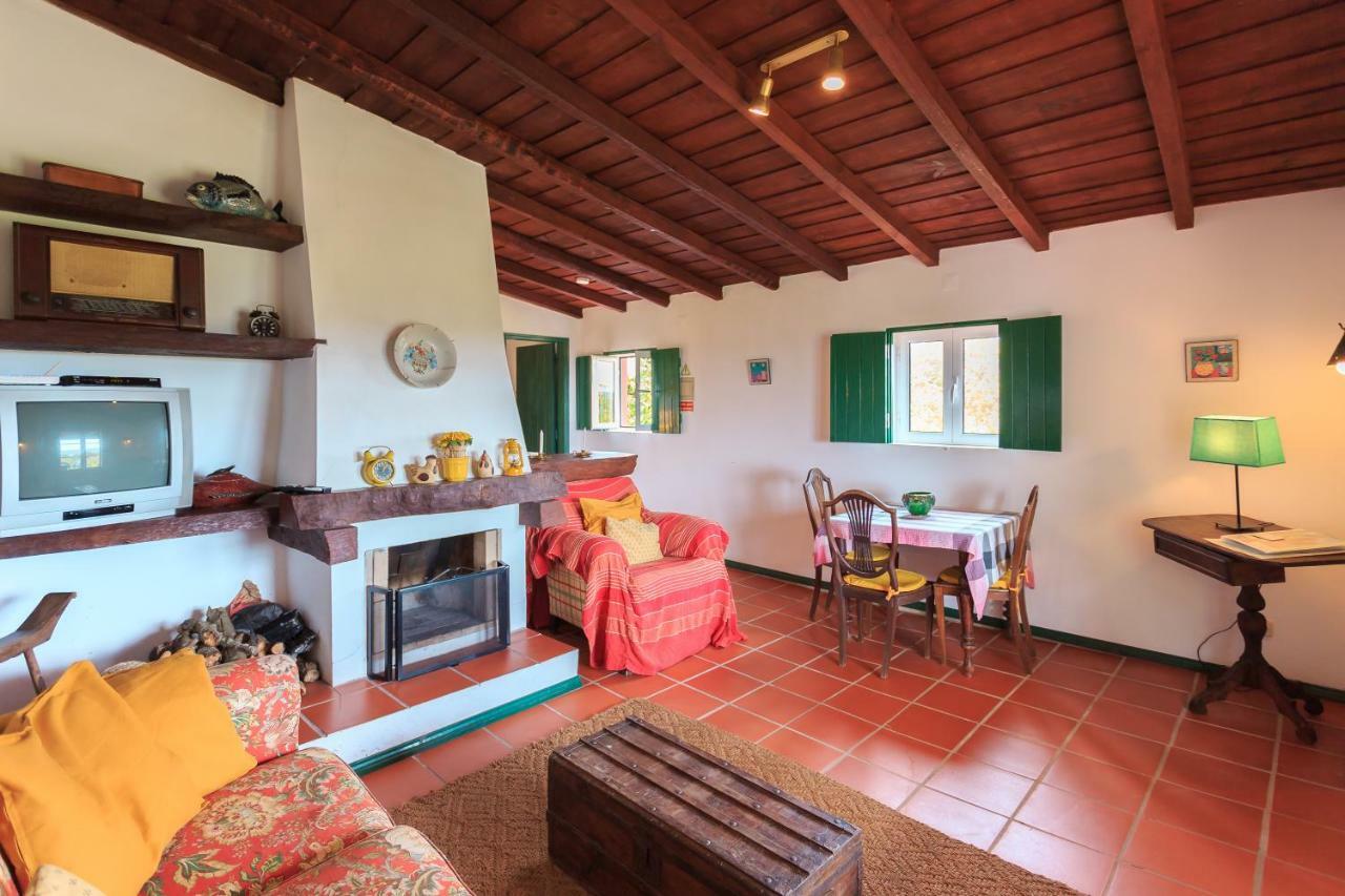 Гостевой дом Casa Dos Mangues Сан-Мартинью-ду-Порту Экстерьер фото